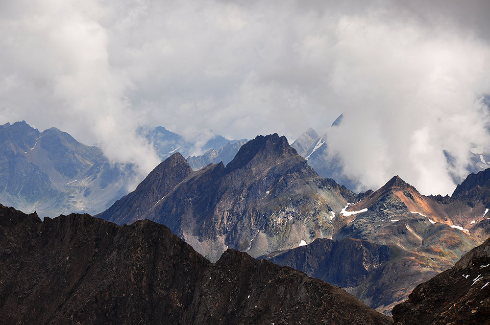 Corno di Ban (3'028 M.ü.M.) vor dem SW-Grat des Blinnenhorns