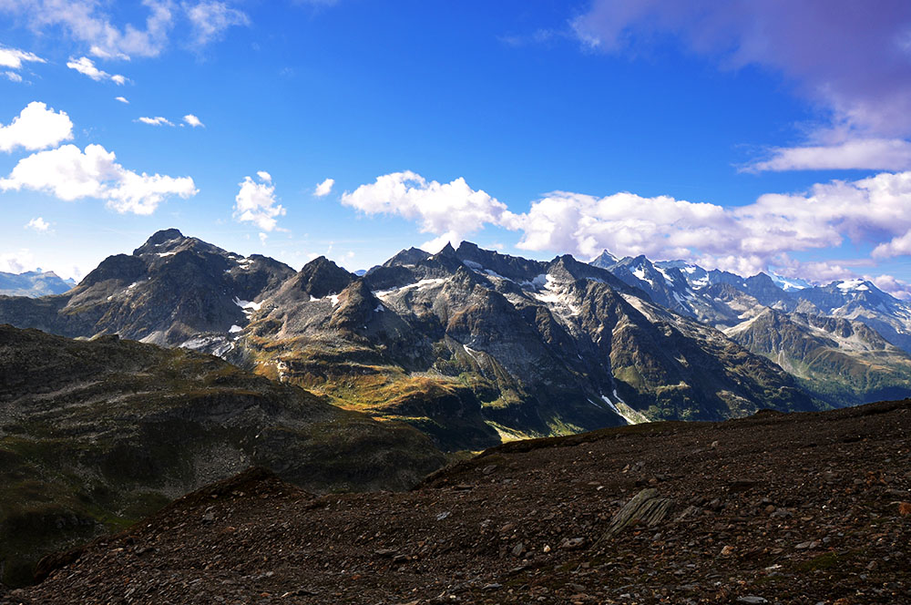 Schinhörner und Albrunhorn von oberer Turbeweng (2600 M.ü.M.) aus. Ganz links Albrunpass.